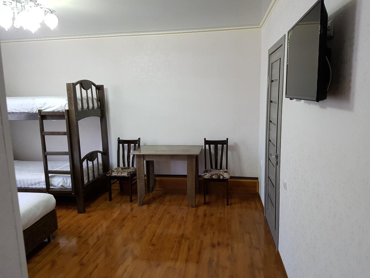 Datka Guest House Naryn Buitenkant foto