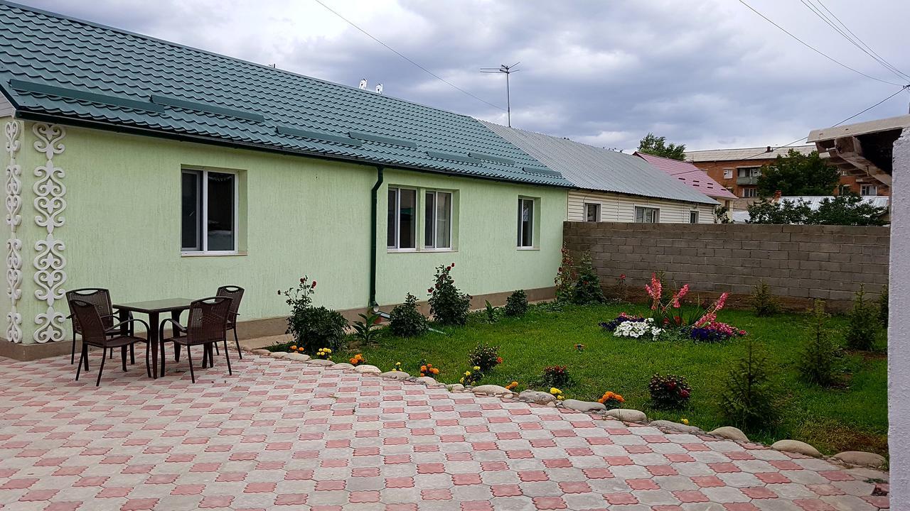 Datka Guest House Naryn Buitenkant foto